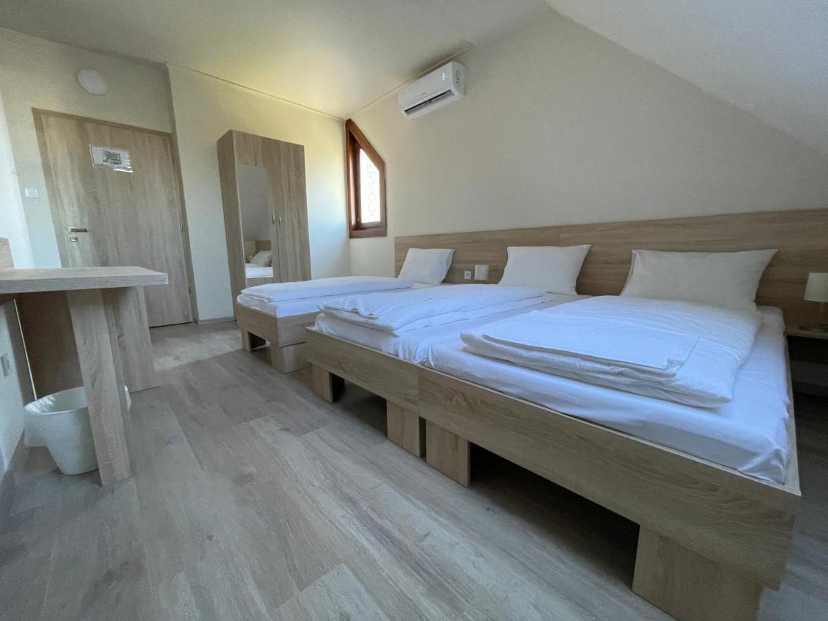 Szőlőfürt Fogadó Kecskemét Exterior foto